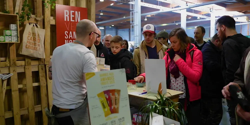 Pourquoi se rendre à un salon d’exposition : La valeur irremplaçable des rencontres en face à face